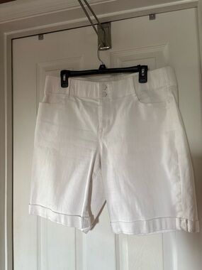 Apt. 9 White Casual Bermuda Shorts